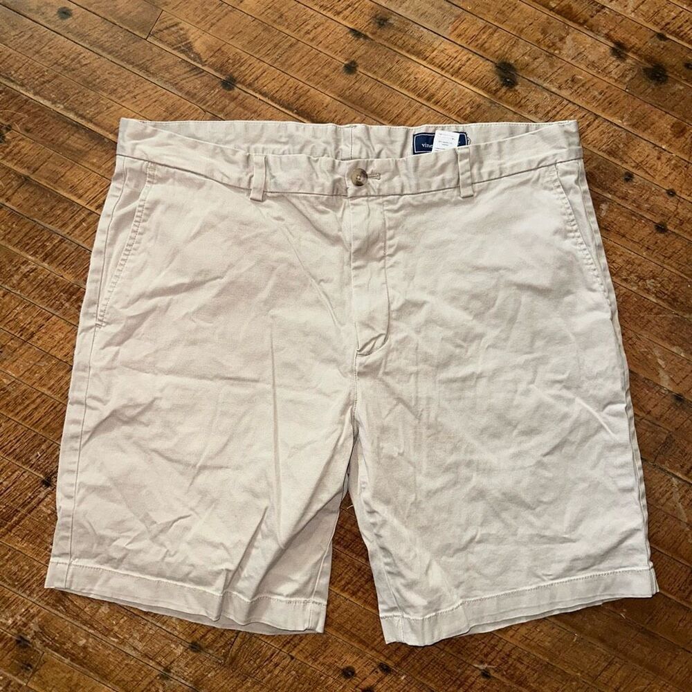Vineyard Vines tan preppy 38 flat front breaker shorts